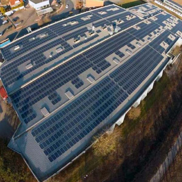 Photovoltaik-Anlage auf dem Dach der Ostegruppe